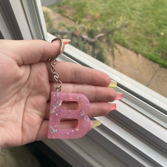 Resin Initial keychains ! - Picture 6 of 13